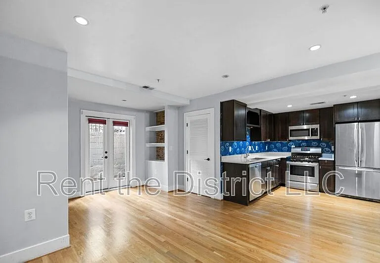 1109 M St NW #1 — Photo 6