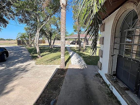 2nd image of 1230 Moon Lake Dr N