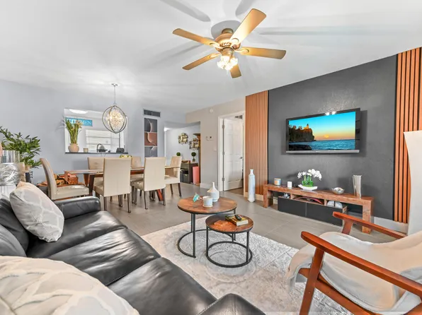 3990 NW 42nd Avenue #108, Lauderdale Lakes, FL 33319