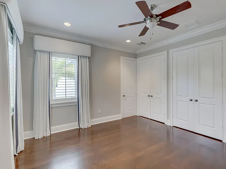 425 NE 11th Ave — Photo 35