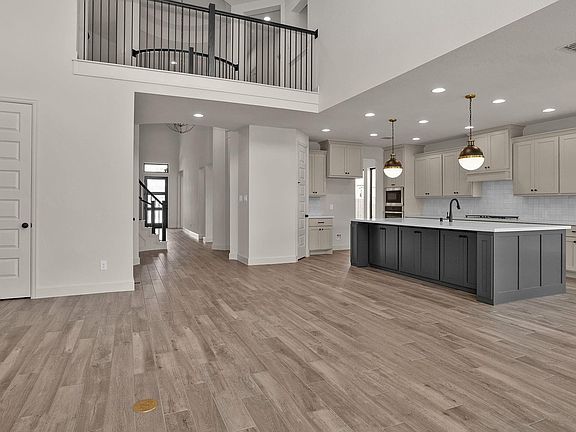4th image of 7207 Valley Mint Dr