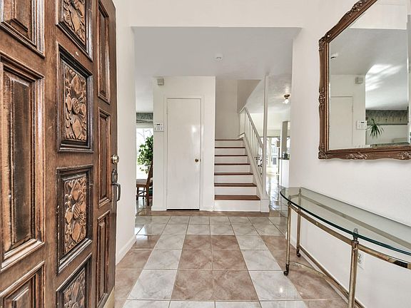 4th image of 10522 Gulfstream Ln