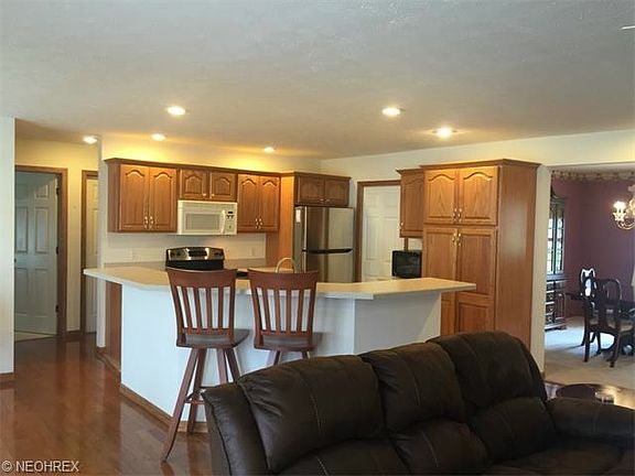 4th image of 438 Alexis Dr