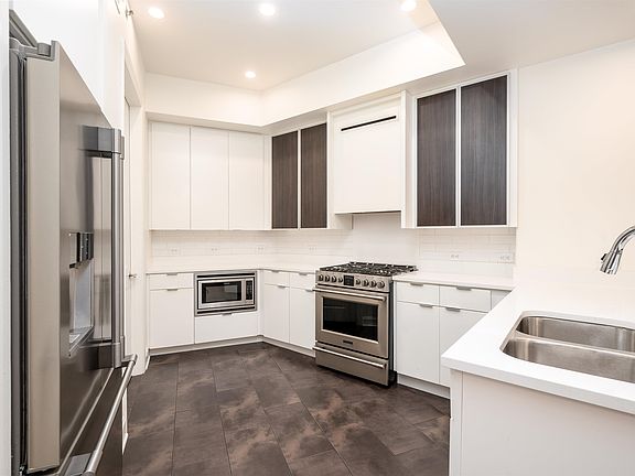 3rd image of 717 Riverside Dr #903