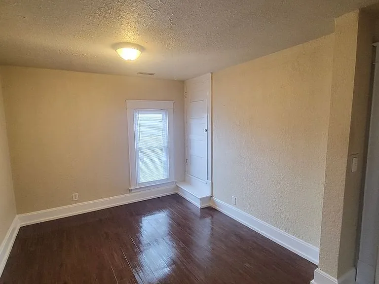 823 S Jefferson Ave — Photo 2