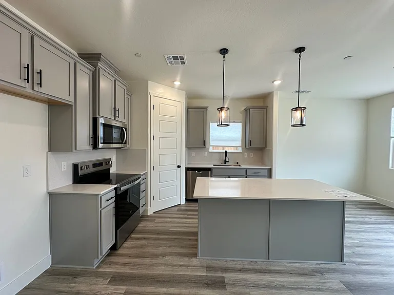 4035 W Sunnyview Ave — Photo 12
