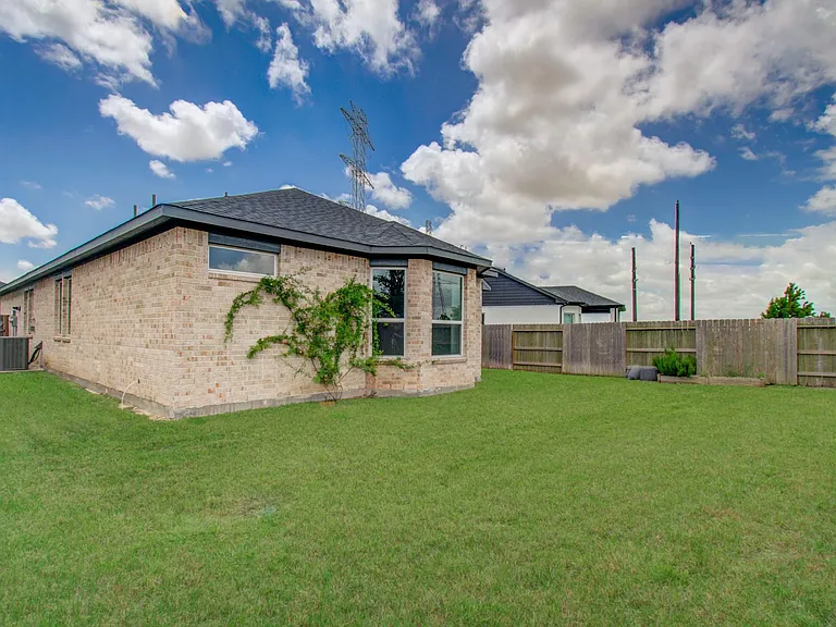 21118 Vancherry Dr — Photo 33