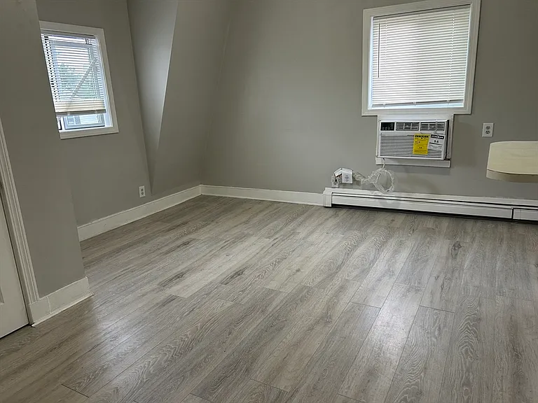 16 Lincoln St #3-5 — Photo 4
