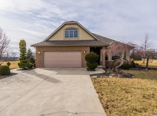 108 Meadowridge Dr, Greenville, OH 45331