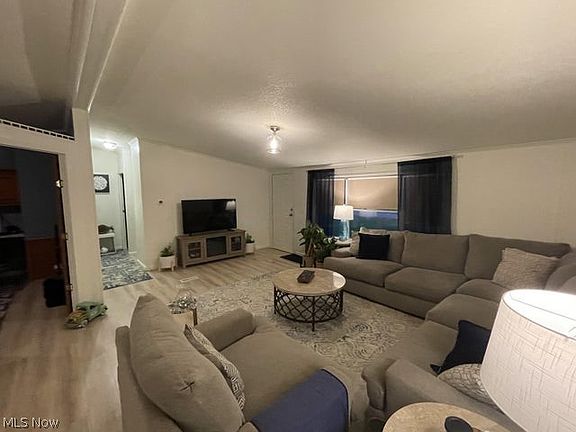 3rd image of 2216 Adams Ln