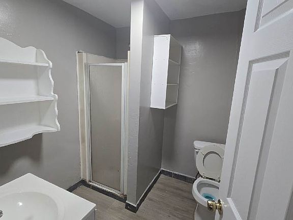 3rd image of 147 Johnston St #A