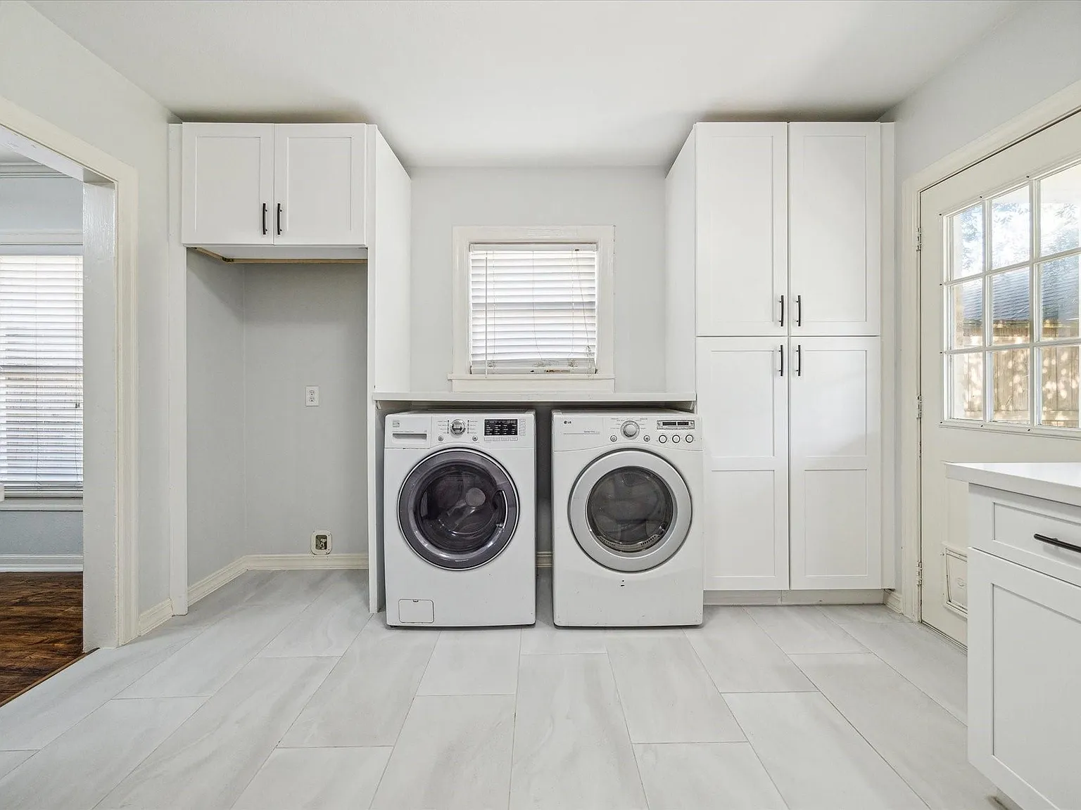 2 bed, 2.0 bath, 1443 sqft, $2,500 — Photo 4