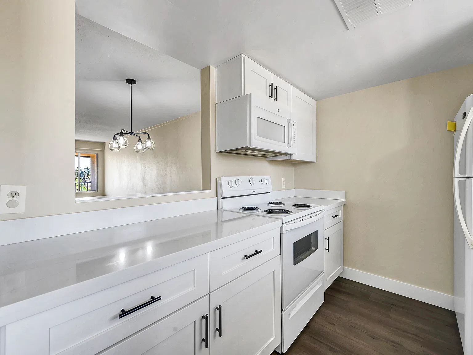 2 bed, 1120 sqft, $1,900 — Photo 4