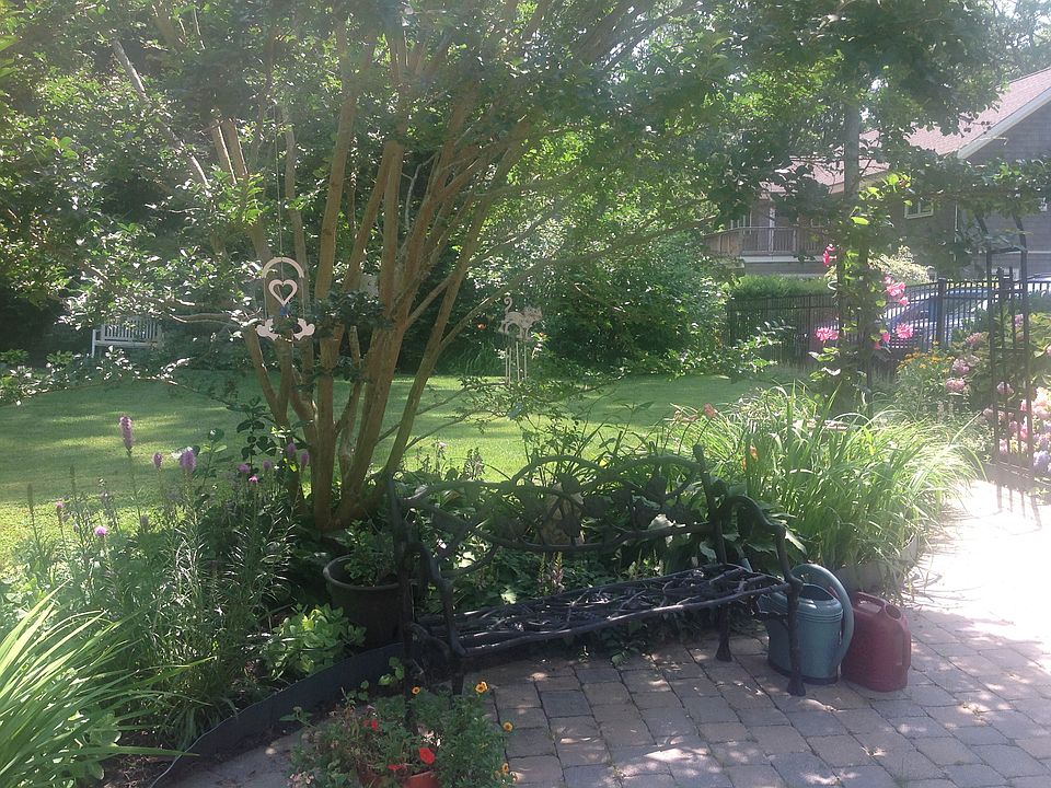 1st image of 7590 Soundview Ave