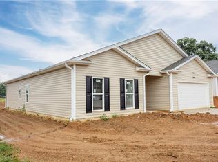 2540 Bluebird Ln, Winston Salem, NC 27105