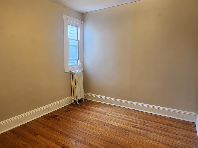 542 Washington Ave — Photo 1