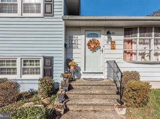 6 Clearbrook Dr, Gibbsboro, NJ 08026