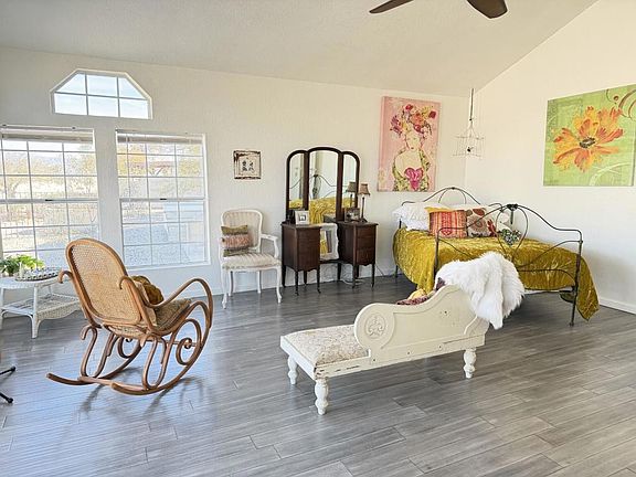 2nd image of 2385 Oahu Ln