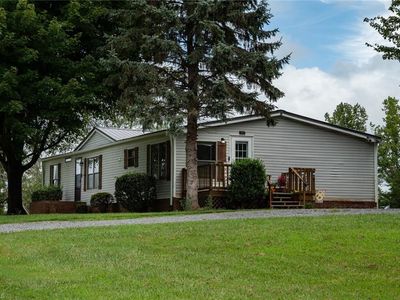 114 Fortworth Ln, Pilot Mtn, NC, 27041
