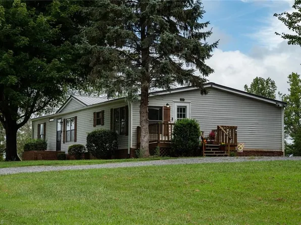 114 Fortworth Ln, Pilot Mtn, NC 27041