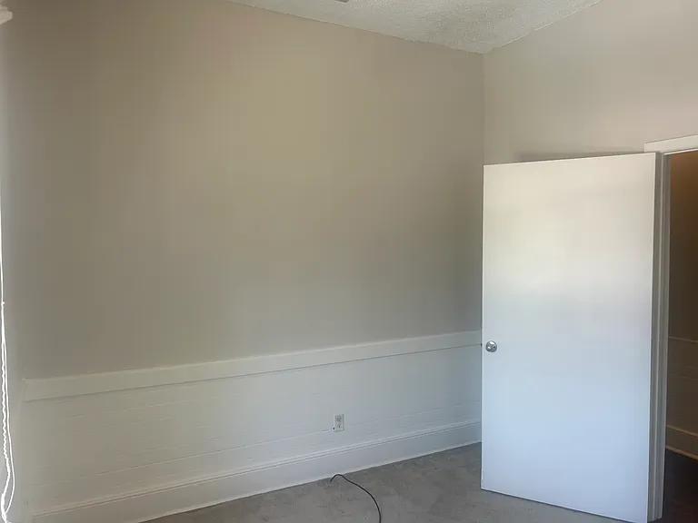 520 E Hall Ln — Photo 32