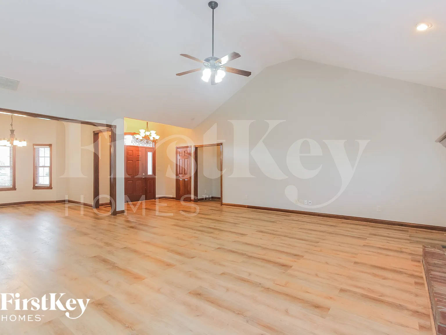 3 bed, 2.5 bath, 2407 sqft, $2,990 — Photo 4