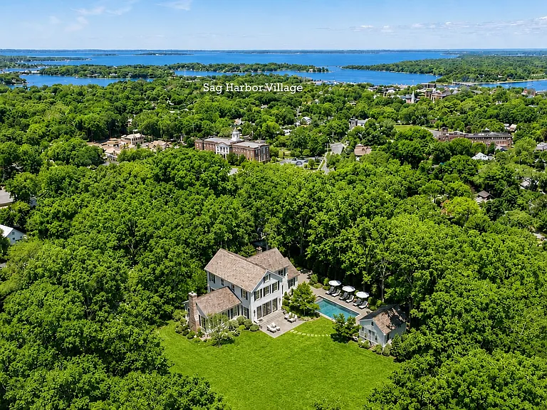 41 Montauk Ave — Photo 6