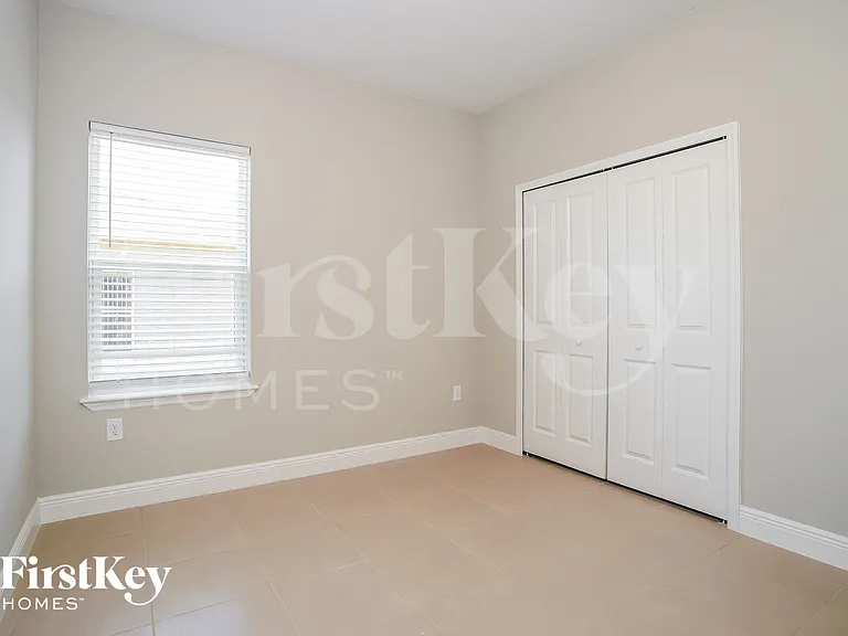 568 Hummingbird Ct — Photo 12