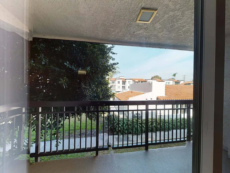 Huntington Vista — Photo 46