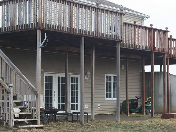 Walk out basement & deck