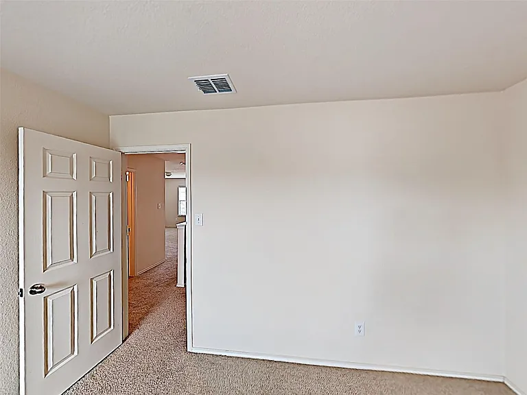 4029 Thoroughbred Trl — Photo 12