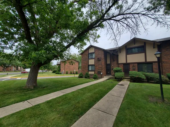 1S211 Danby St #211, Villa Park, IL 60181