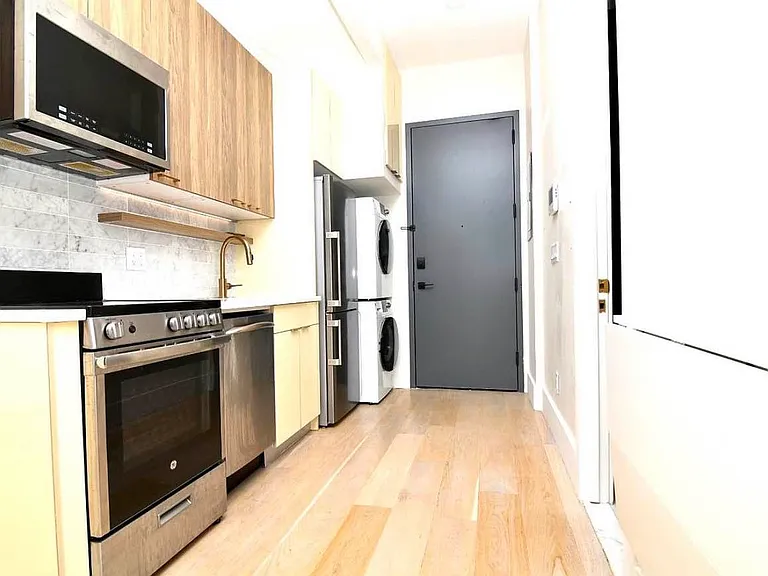 164 S 3rd St #4A — Photo 2