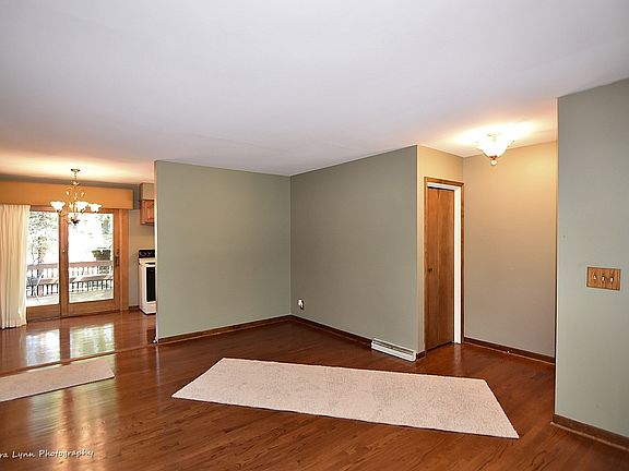 4th image of 1816 Evergreen St