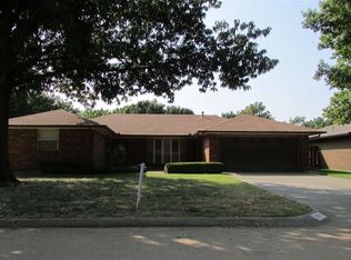 1110 Coventry Rd, Enid, OK 73703