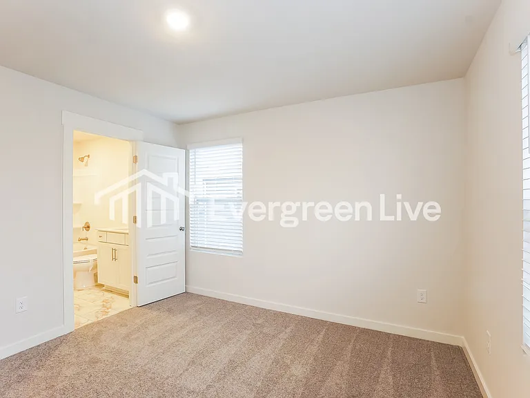 850 Bur Oak Ct — Photo 11