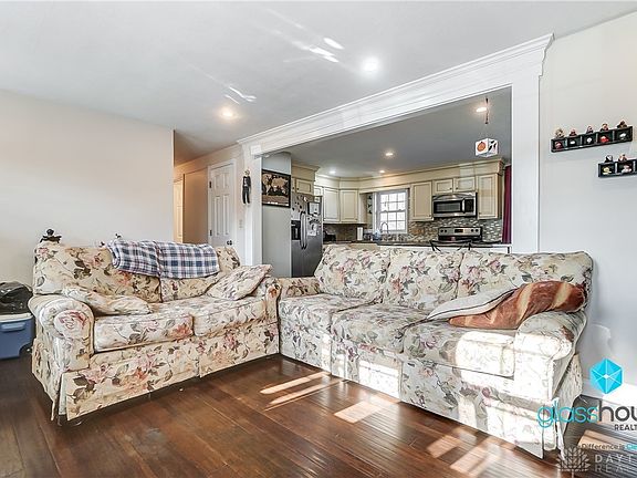 3rd image of 1125 W Truesdell St