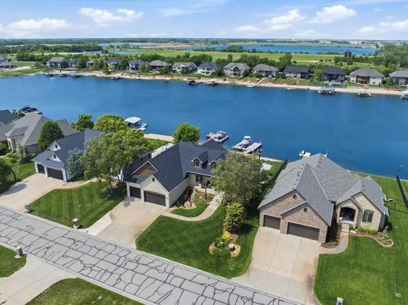2661 N Bayside Ct, Wichita, KS 67205