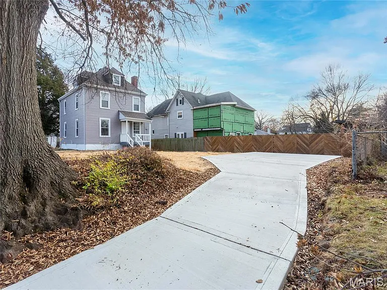 3303 Oxford Ave — Photo 25