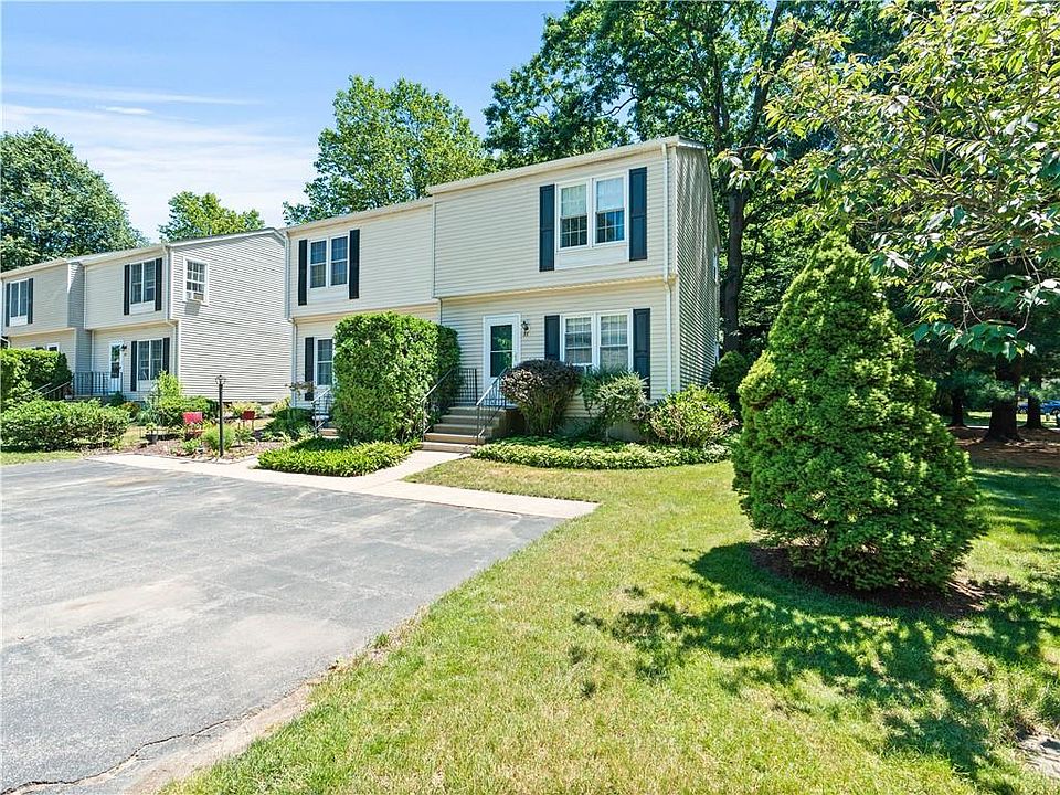 1st image of 35 Wood Hollow Ln