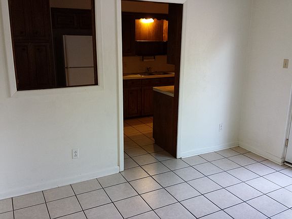 5th image of 1449 W Fairmont St