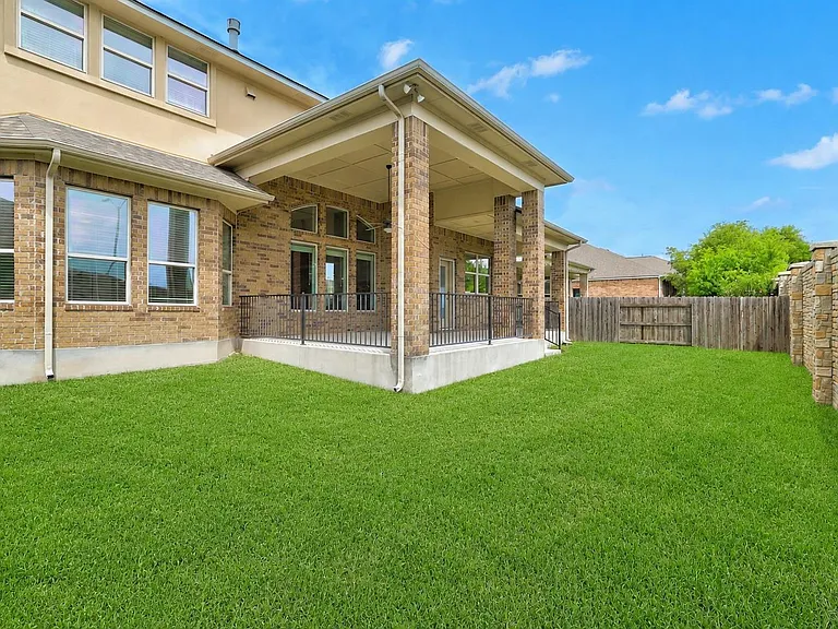 213 Southern Cross Dr — Photo 34