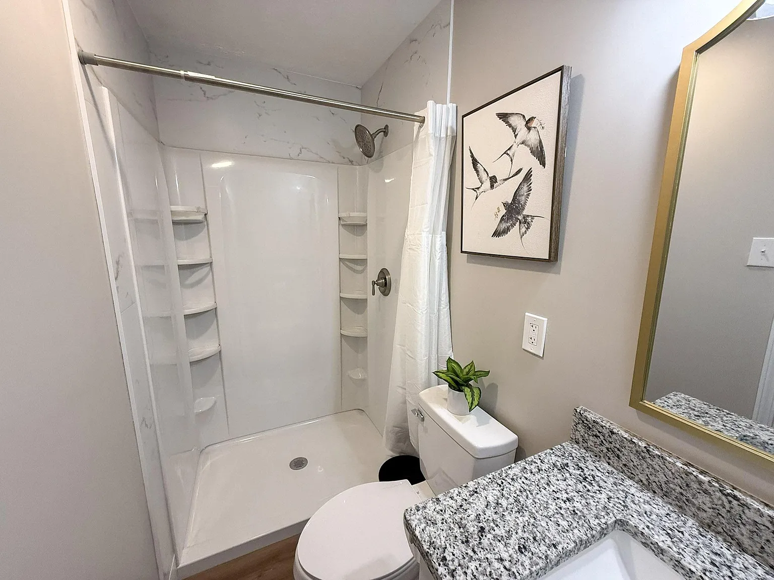 4 bed, 4.0 bath, 2350 sqft, $1,161 — Photo 4