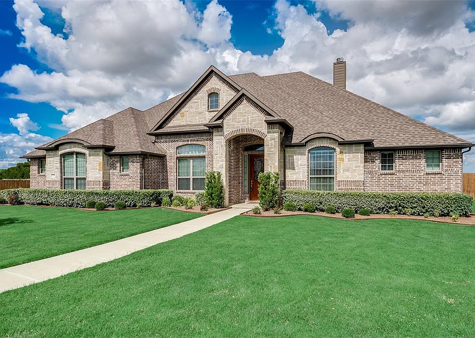 1st image of 144 Diamond Ln