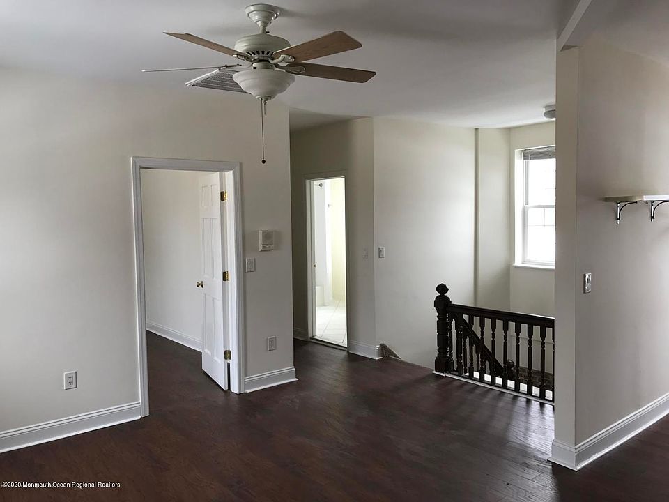 2nd image of 154 Main St APT 202