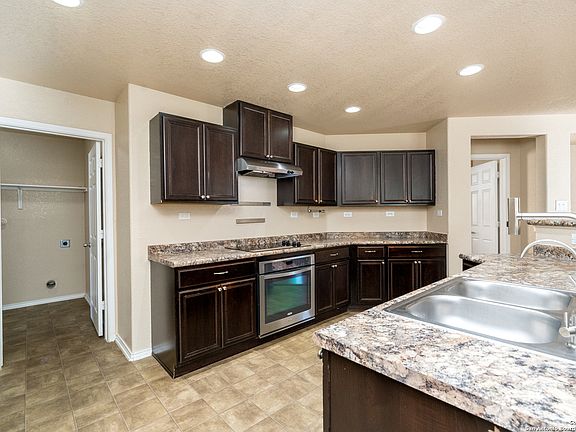 4th image of 133 Hinge Chase