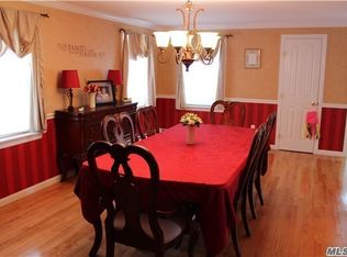 36 Perry Ave, Bayville, NY 11709