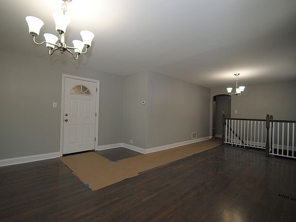 3rd image of 5448 W Cornelia Ave