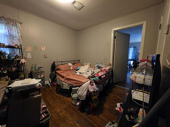 5th image of 4200 Queensbury Ave
