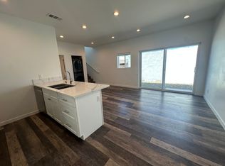 4755 63rd St, San Diego, CA 92115